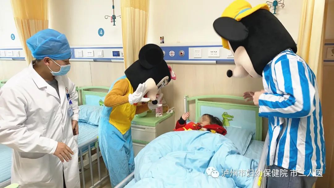 有愛的新年  市婦幼保健院（市二人醫）把“迪士尼”搬進病區